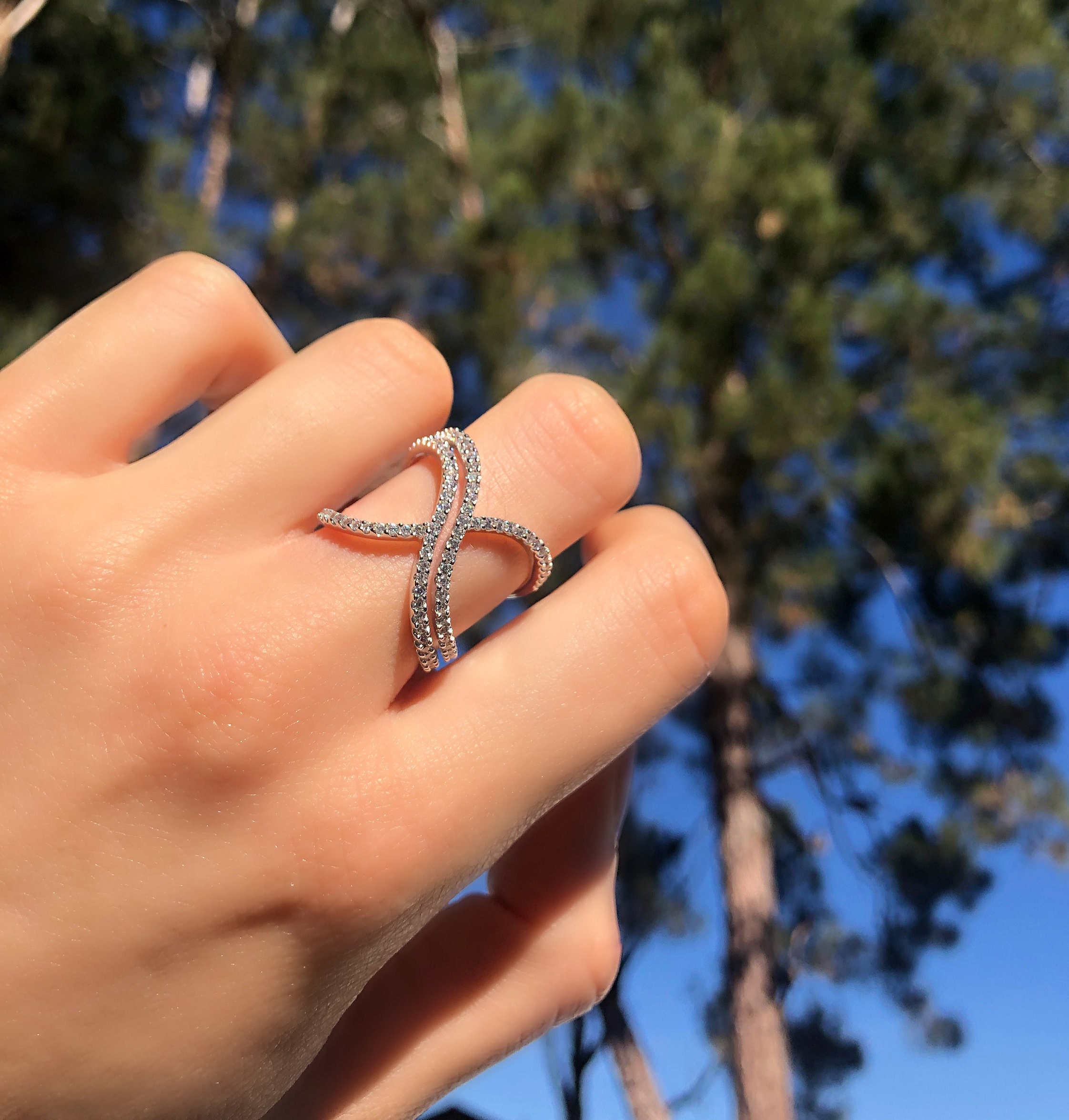 Diamond Ring Index Finger 2024 | johnnysbarandgrill.com