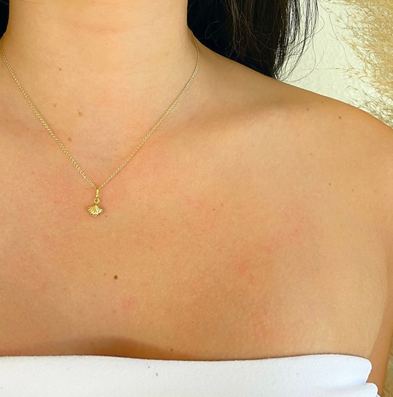 Dainty shell shop necklace