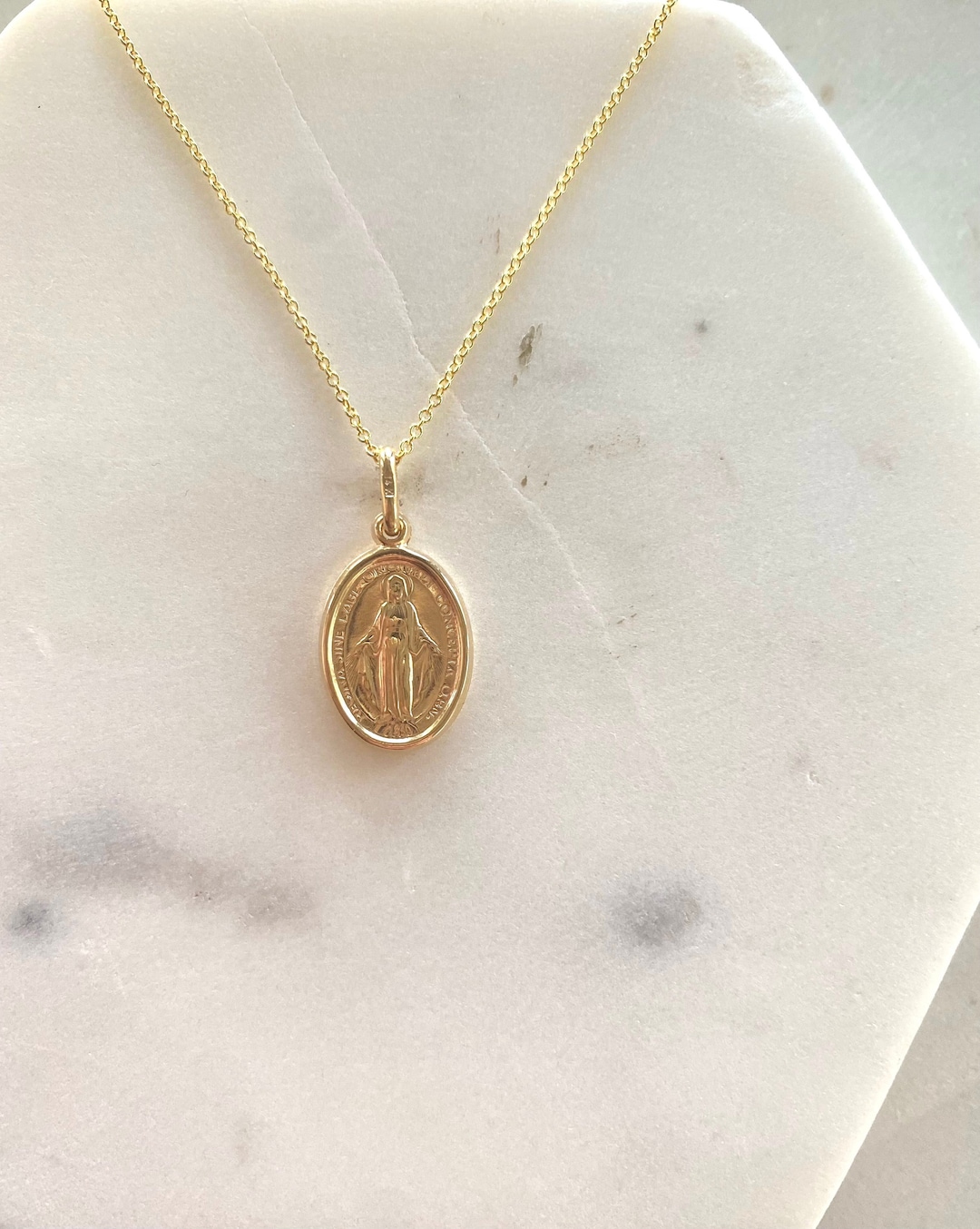 14K Gold Virgin Mary Oval Pendant Necklace, Religious Jewelry - Etsy