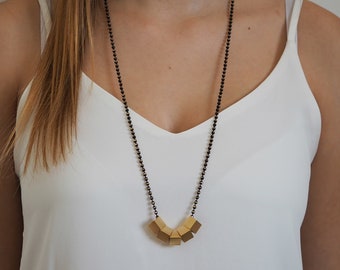 ブラックとゴールドの幾何学模様のネックレス - Etsy 日本