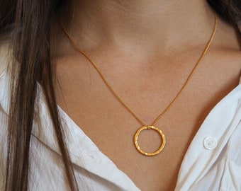 Dainty gold necklace | Everyday gold necklace | Delicate gold charm necklace | Gold circle necklace | Eternity necklace | Gold ring pendant