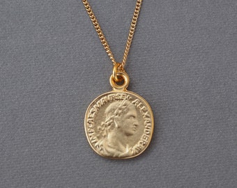 Gold coin pendant Delicate gold coin Dainty necklace, Everyday gold necklace, Gold charm necklace, Gold coin Necklace ,vintage pendant