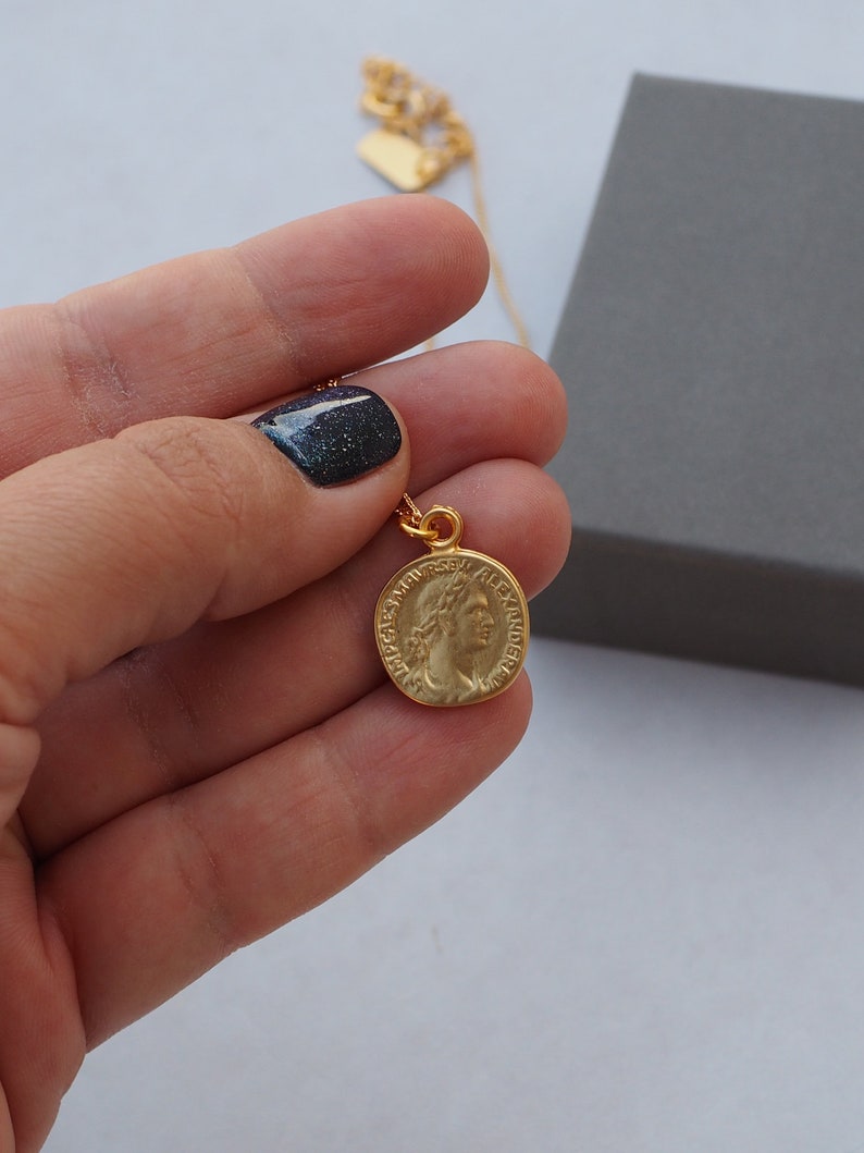 Small gold coin pendant Clearance
