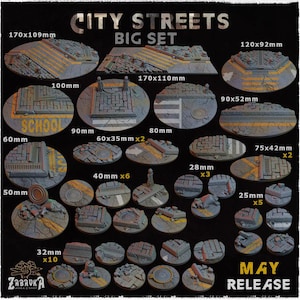 Può includere: Una collezione di pezzi di terreno stradale in miniatura, con marciapiedi, attraversamenti pedonali e segnaletica stradale. Sono presentate diverse forme e dimensioni, con dimensioni in millimetri. Il testo "CITY STREETS BIG SET" è visibile.
