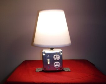 Your basic switched outlet lamp...