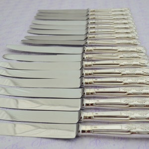 E Viner 8 Pairs of Sterling Silver Table and Dessert Knives Kings Pattern Made in Sheffield 1937 Pristine