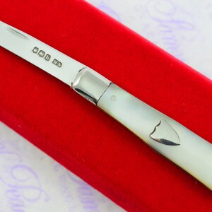 Tiny Pristine Silver Bladed Mother Of Pearl Fully Restored Sheffield Made Pen/Pocket Knife 1925