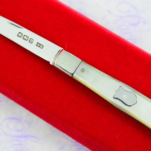 Tiny Pristine Silver Bladed Mother Of Pearl Fully Restored Sheffield Made Pen/Pocket Knife 1916