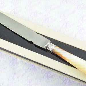 Wunderschöner Sheffield Handgeschnitzter Perlmutt Griff & Silber Ferruled Letter Opener datiert 1926