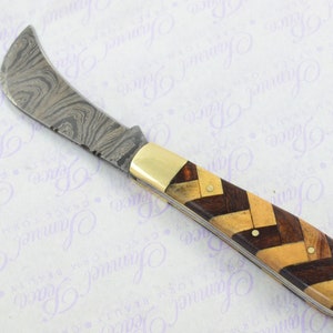 A Handmade Damascus Steel Pruning Pen/Pocket Knife - Herringbone Pattern Wood Scales