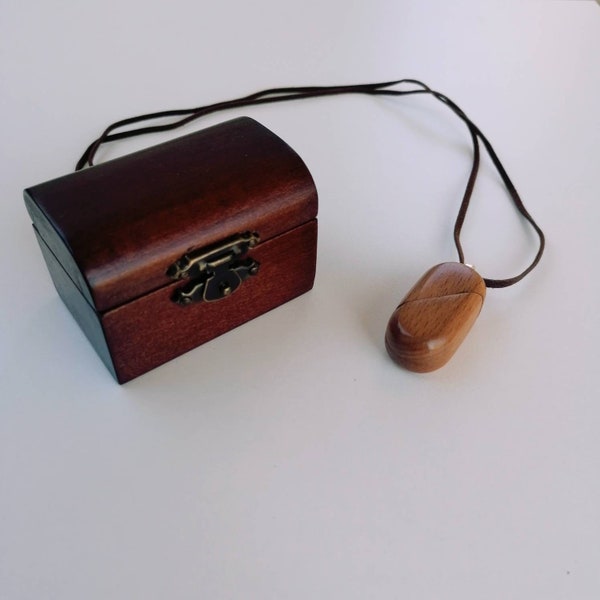 Illusionist Locket (Pendant) Beech Wood Oval/Heart Shape (For Made-To-Order)