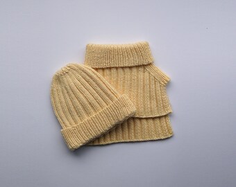 Conjunto de gorro y calentador de cuello de merino para bebé / 6-12 meses / Género neutro / Amarillo suave
