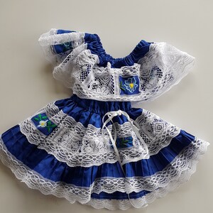 Vestido campesino vintage bordado para niña pequeña: estilo bohemio azul rey