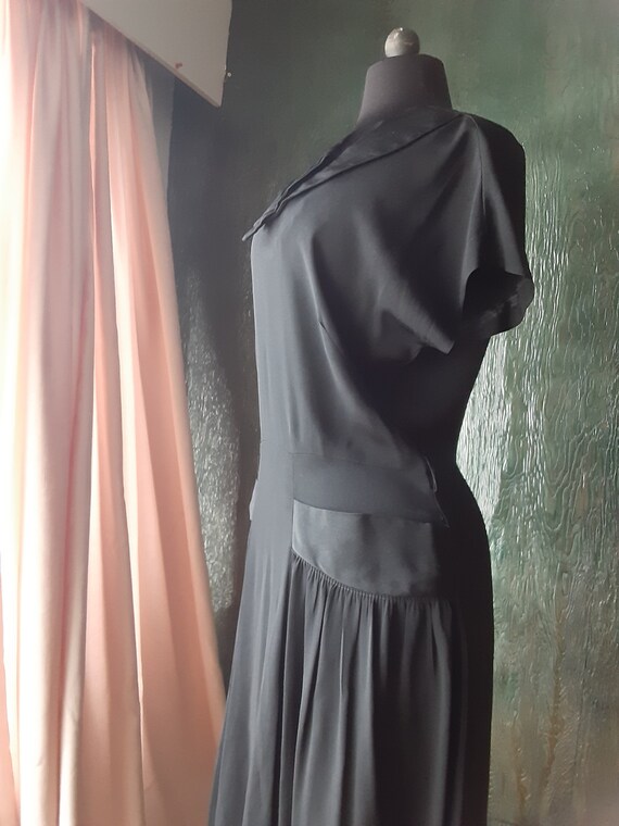 1930s 1940s crepe black short sleeve drop waist Vi