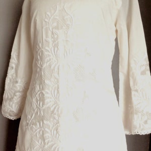 Dreamy Vintage women&#39;s ivory cotton long sleeved ethnic embroidered wedding tunic perfect for Bohemian Boho Wedding size Large