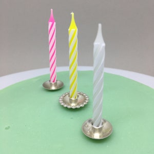 ケーキ、ウェディングケーキ用にカスタマイズされた誕生日キャンドルホルダースターリングシルバー。パン屋のための手鍛造ケーキトッピング。キャンドルケーキのデコレーション。