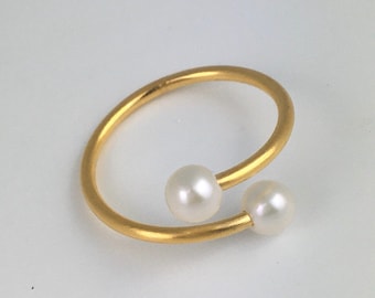 Freshwater pearl ring , gold plated, sterling silver