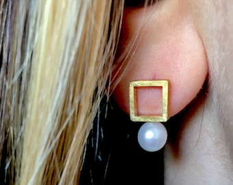 Pearl earrings. Freshwater pearls with a square of gold. Dangle earrings, you can wear them for every occasion.