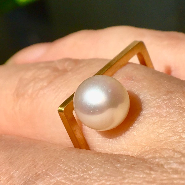 Stackable Gold Pearl ring. Freshwater pearl on a square wire of gold.  Engagement ring