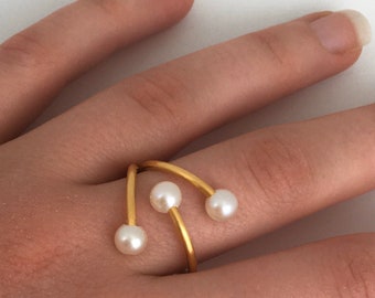 Freshwater pearl ring , gold plated, sterling silver