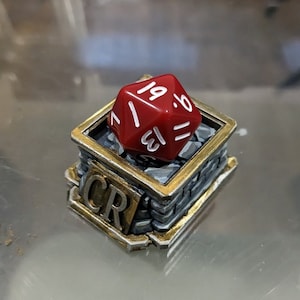 Challenge Rating d20 Dice Stand (25mm) (primed/gray) - ICRPG CR stand