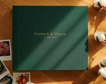 Elegantes Hochzeits-Gästebuch und Album mit goldenem Schriftzug | Jungle Green natürliche Leinen personalisierte Abdeckung