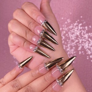 Midas Touch | Glossy Press-Ons | Durable | All Lengths| High-Quality | Reusable| Custom Design| Trendy & Affordable Nail Art| Glam