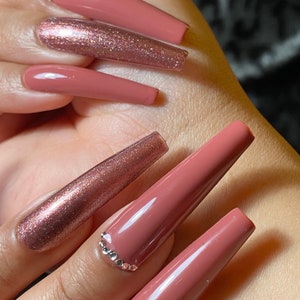 Minx | Glossy Press-Ons | Durable | All Lengths| High-Quality | Reusable| Custom Design| Trendy & Affordable Nail Art| Glam| High Gloss