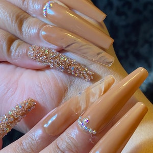 Beverly| Glossy Press-On  Nails| All Lengths| High-Quality | Reusable| Custom Design| Trendy & Affordable Nail Art| Glam| High Gloss