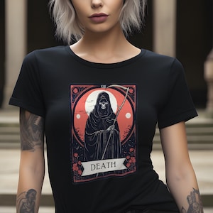 Tarot Karte Tod - Umarme die mystische Kraft des Todes Halloween Kurzarm Unisex T-Shirt