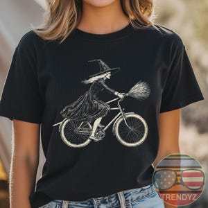 Vintage Halloween Witch on Bicycle Bike Witches Cycling Unisex T-Shirt, Sweatshirt