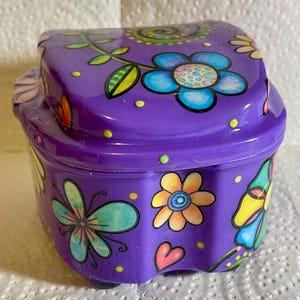 Beautiful Purple Groovy Flower Power Denture Bath/Storage Container for Dental Prosthetics, Retainers, Partials & Mouth Guards