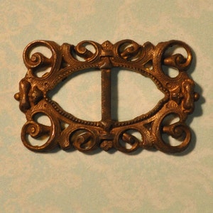 Vintage French Filigree Belt or Shoe Buckle Finding Antique Gold Toned Thick Raw Brass Die Casting 1 Piece 176J