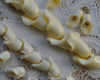 Lucite Calla Lily Beads 35 x 41mm Mixed 5 Pcs Art Hobby Jewellery Making Crafts