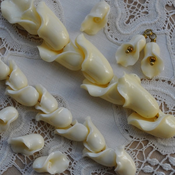 7 X 14 mm or 10 X 22 mm 10 Pieces Faux Hand Carved Ivory Calla Lily Beads Vintage Style