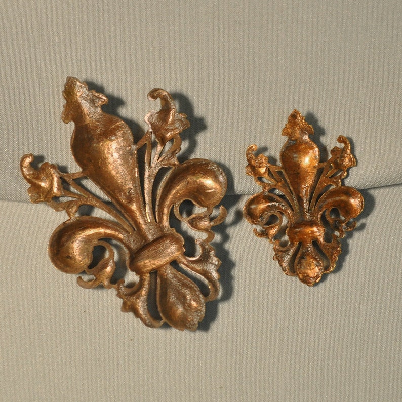 Vintage Ornate French Fleur de Lis Thick Brass Die Casting Made from Antique Tooling 1 Piece 2 Sizes 82J 84J image 4