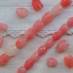 2 Sizes 10 Pieces Faux Hand Carved Angel Skin Translucent Coral Jasmine Flower Hawaiian or Japanese Pikake Beads Vintage Style