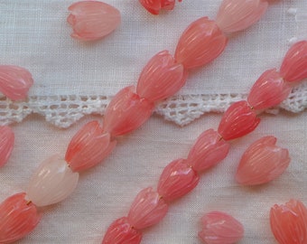 2 Sizes 10 Pieces Faux Hand Carved Angel Skin Translucent Coral Jasmine Flower Hawaiian or Japanese Pikake Beads Vintage Style