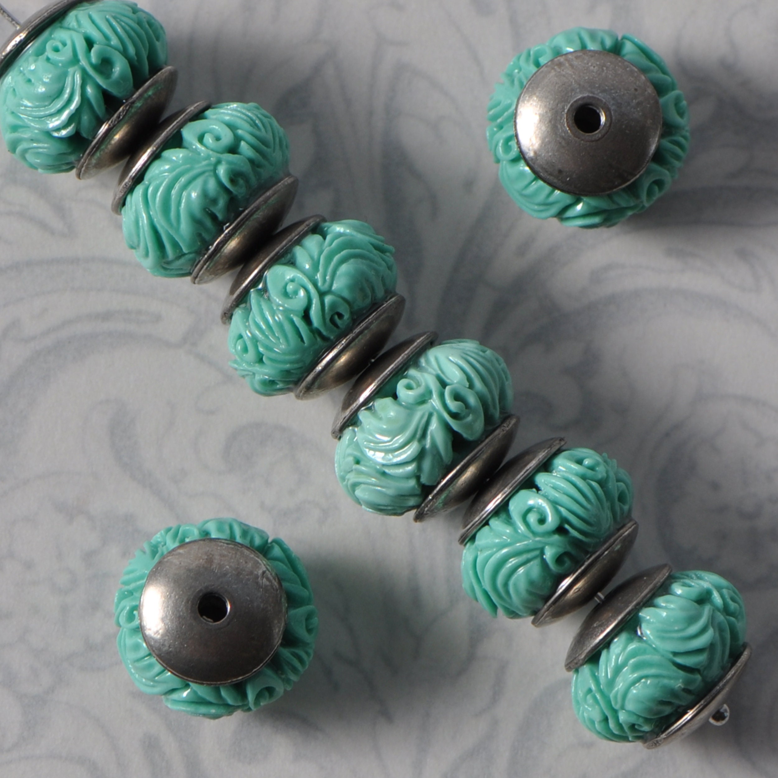 13 x 11 mm フェイクハンドカービングエンジェルスキンターコイズ樹脂