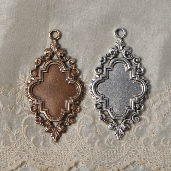 Vintage French Ornate Quatrefoil Style Brass Closed Back Portrait or Cabochon Setting 2J