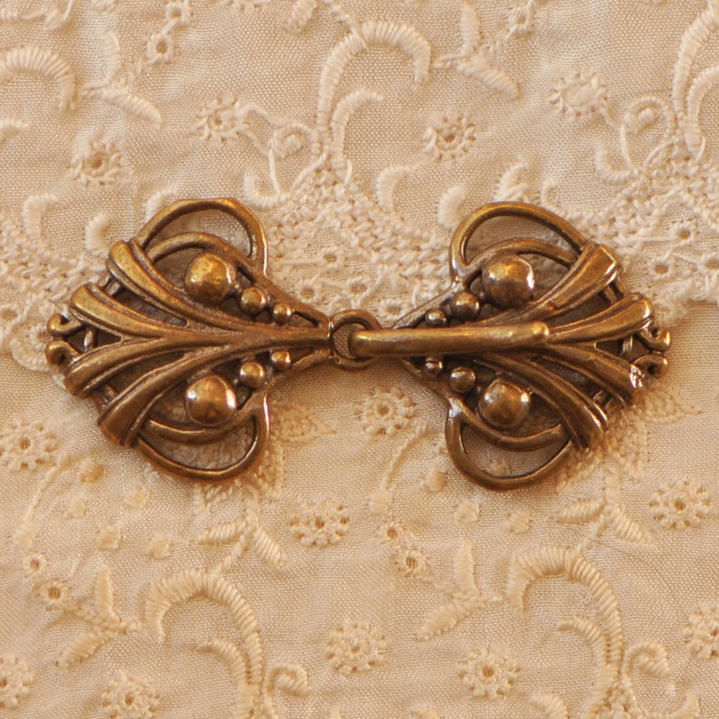 Antiqued Brass Hook and Eye Clasp Closure Jusquà 5 Brin pour Collier Bracelet 1, 2 ou 4 Pièces image 1