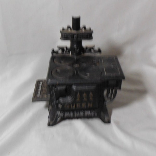 Queen Miniature Cast Iron Cookstove