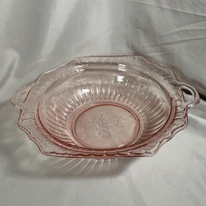 Anchor Hocking Mayfair Pink Double Handled Round Vegetable Bowl
