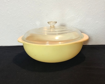 Pyrex 2-quart Casserole With Lid