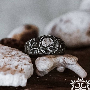 WREATH, Signet ring, handmade ring, satanic ring, biker ring, rat fink, medusa ring, baphomet ring, lucifer ring, oni ring, satan ring, Punk