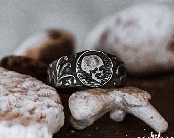 WREATH, Signet ring, handmade ring, satanic ring, biker ring, rat fink, medusa ring, baphomet ring, lucifer ring, oni ring, satan ring, Punk