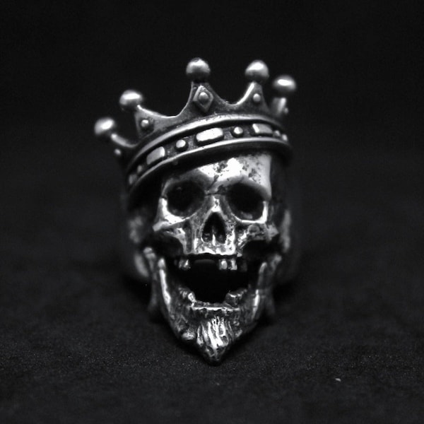 Hand sculpted Skull Crown pewter ring : Oxidized lead free pewter ring