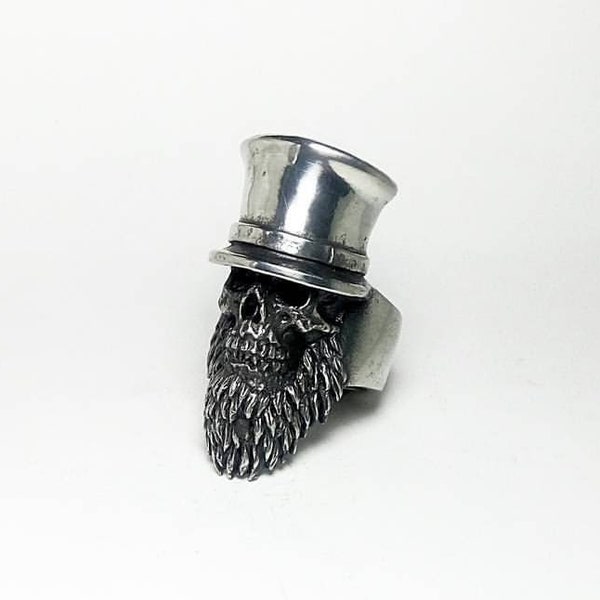 Hand sculpted bearded mustache big hat skull ring : Oxidized lead free pewter ring. Perfect halloween gift for your Man