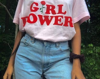 Girl Power T-Shirt Girl Power Shirt Girl Power Rose GRL PWR Geschenk für sie Geschenk für Frauen Damen T-Shirt Die Zukunft ist weiblich