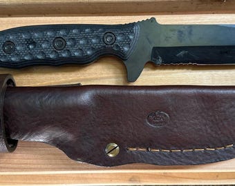 Funda de cuero para cuchillo hecha a mano - Emerson Government Mule - Acabado bronceado